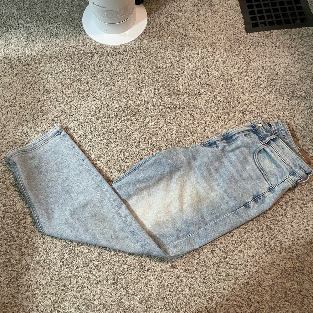 American Eagle Mom Straight Jean